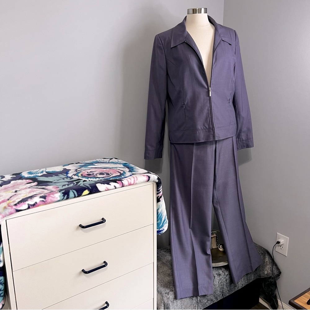 Oscar De La Renta 16 Purple 2 Piece Pant Suit - Full Zip Jacket